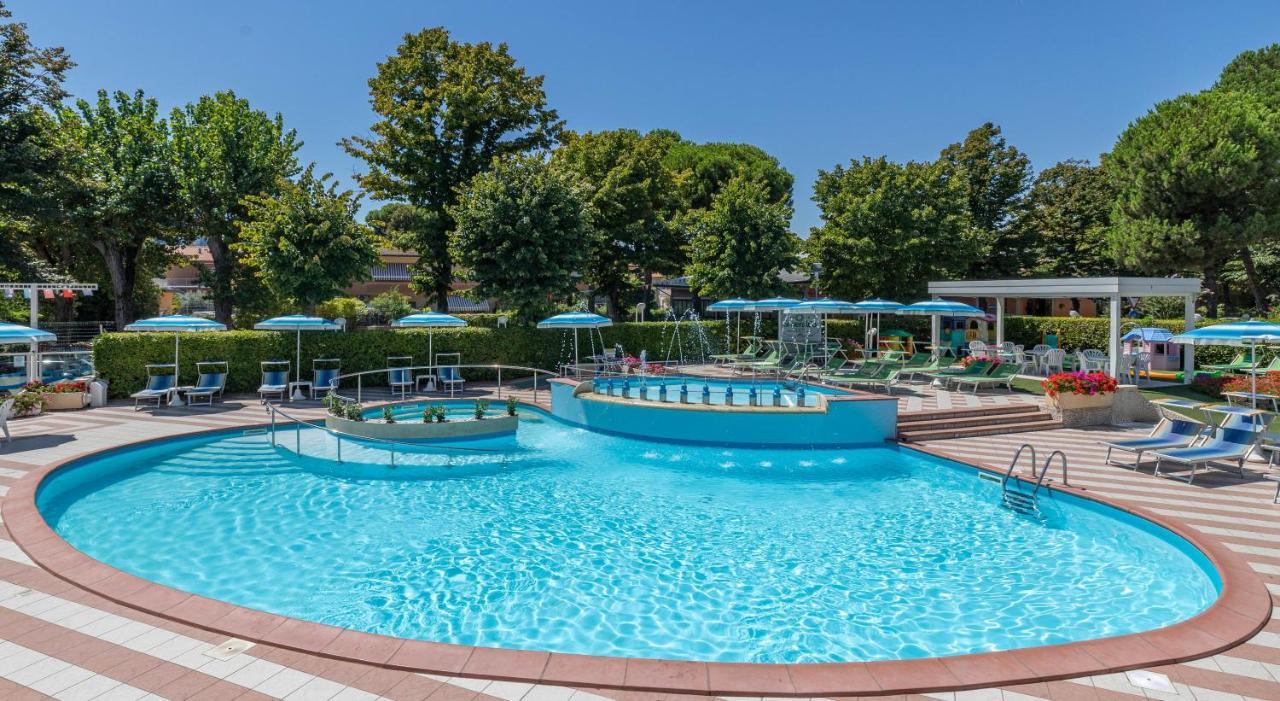 Hotel Smeraldo Чезенатіко Екстер'єр фото