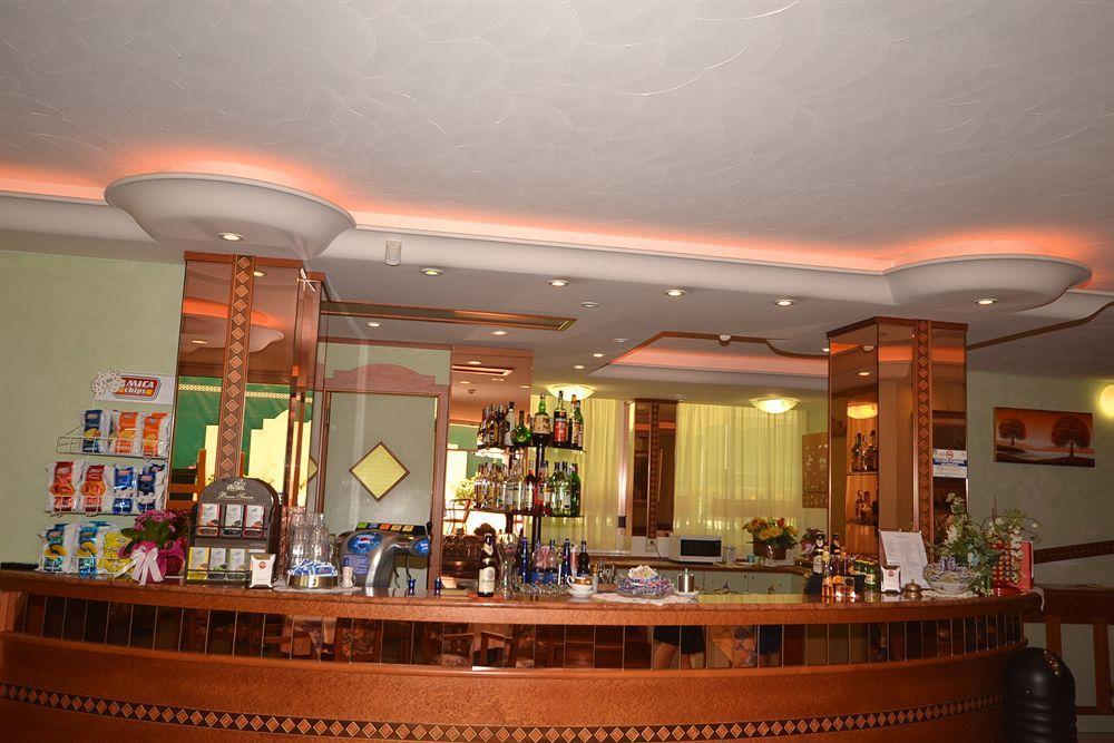 Hotel Smeraldo Чезенатіко Екстер'єр фото