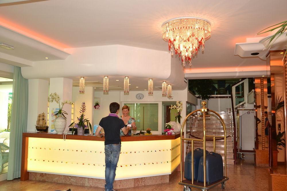 Hotel Smeraldo Чезенатіко Екстер'єр фото