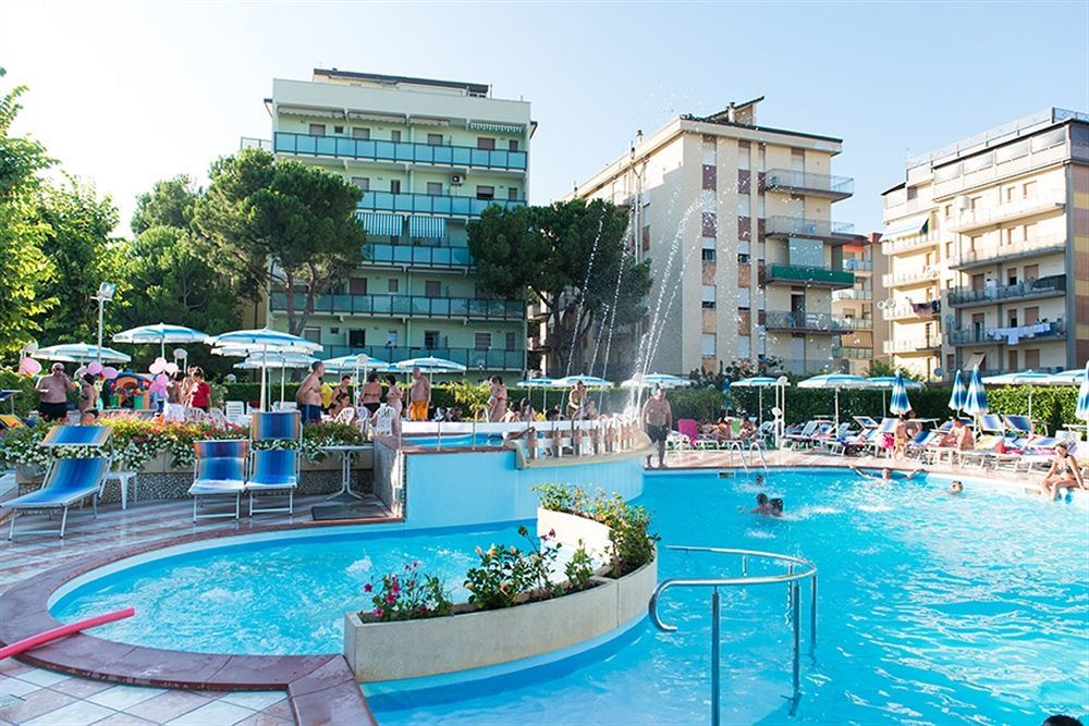 Hotel Smeraldo Чезенатіко Екстер'єр фото