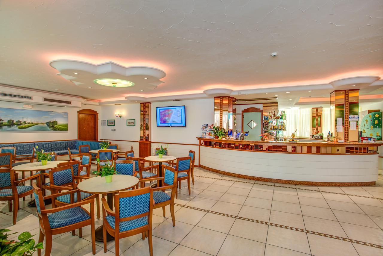 Hotel Smeraldo Чезенатіко Екстер'єр фото