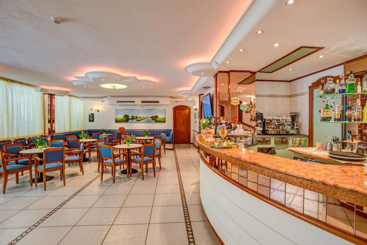 Hotel Smeraldo Чезенатіко Екстер'єр фото